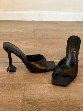 Cape Robbin Lithe Remember Your Comfort Pyramid Heel